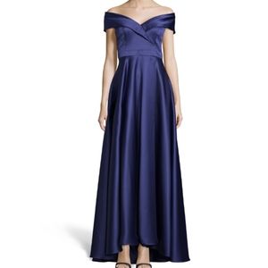 NWT Absolutely Gorgeous Xscape Gown